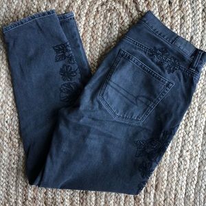 Floral Embroidered Mom Jeans